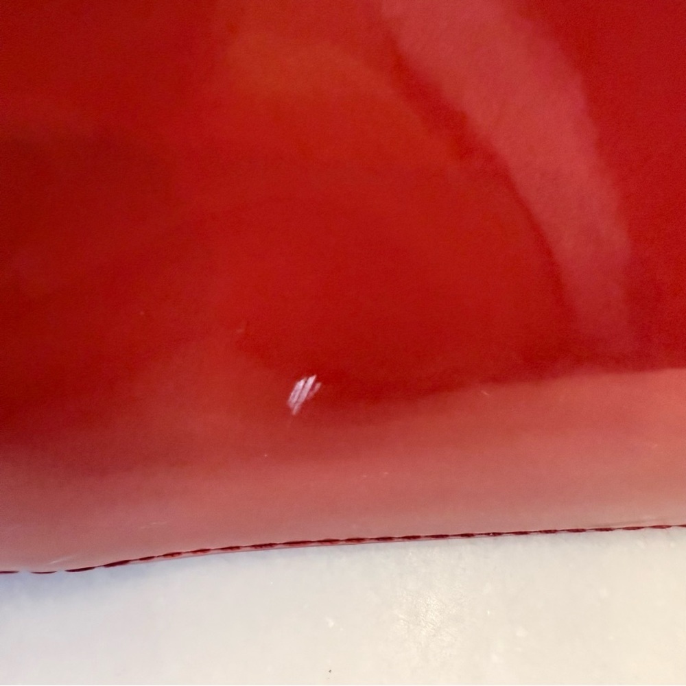 Beijo Women’s Red Patent Leather Shoulder Bag Kiss Lock Close Front Pocket NEW - Picture 16 of 16